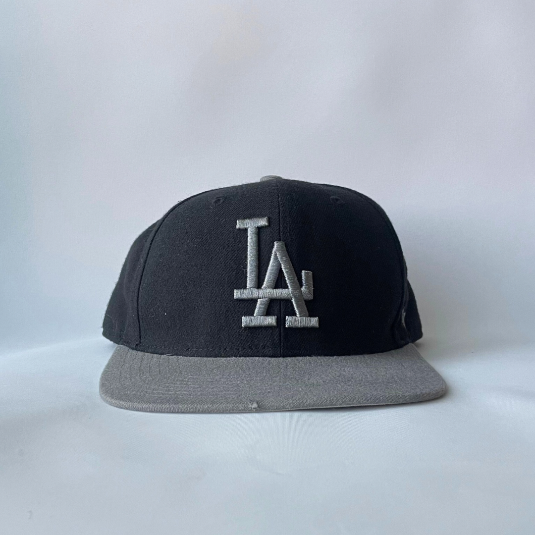 LA dodgers logo cap