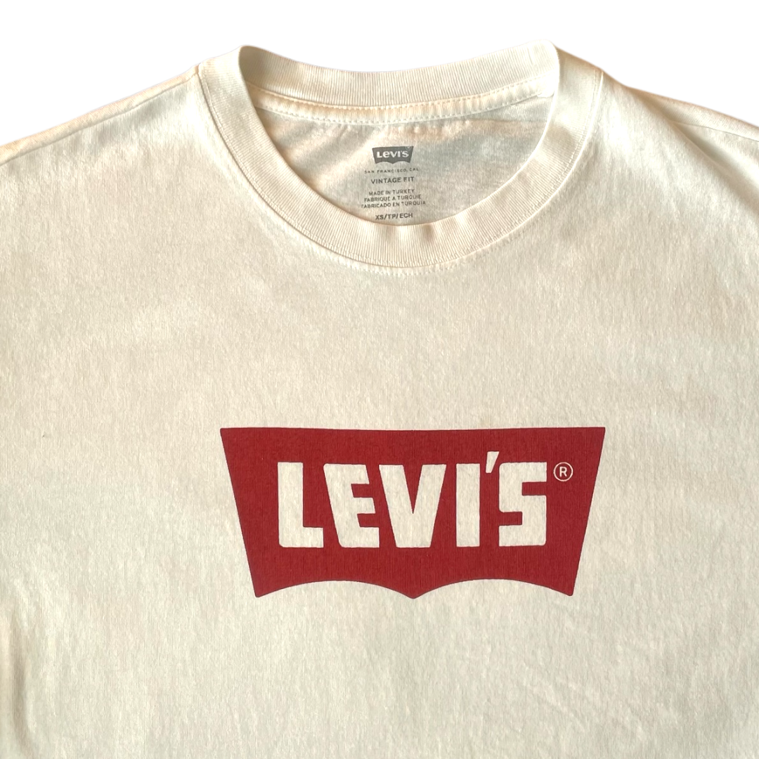 Levi’s batwing logo