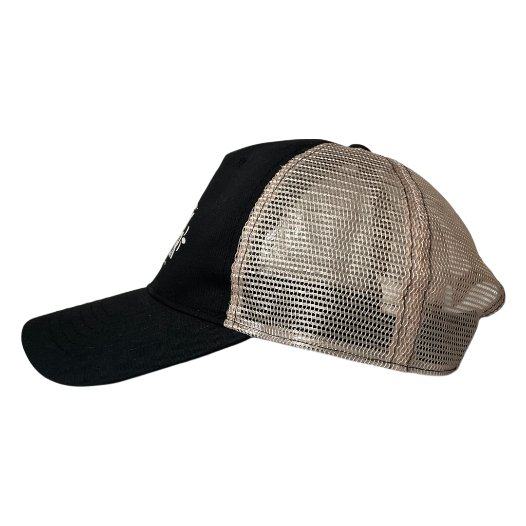 Lucky rooster Whiskey trucker cap
