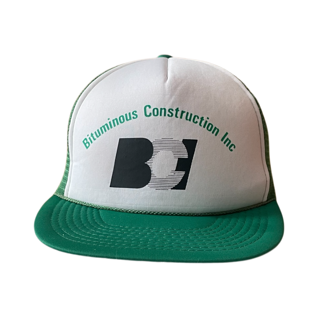 Bituminous constructions white green